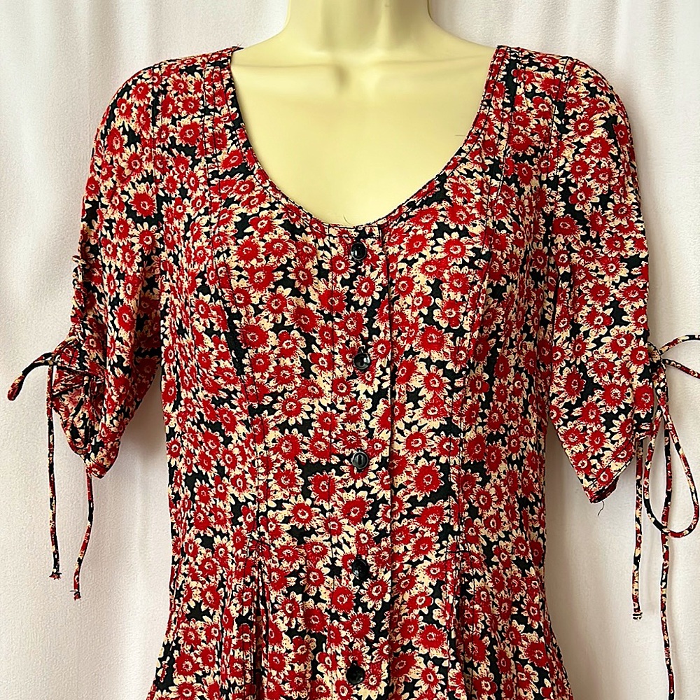 Free People NWT Super Cute Boho Red/Black Floral Dress ** Size S** 🌸🌸 - Picture 3 of 7